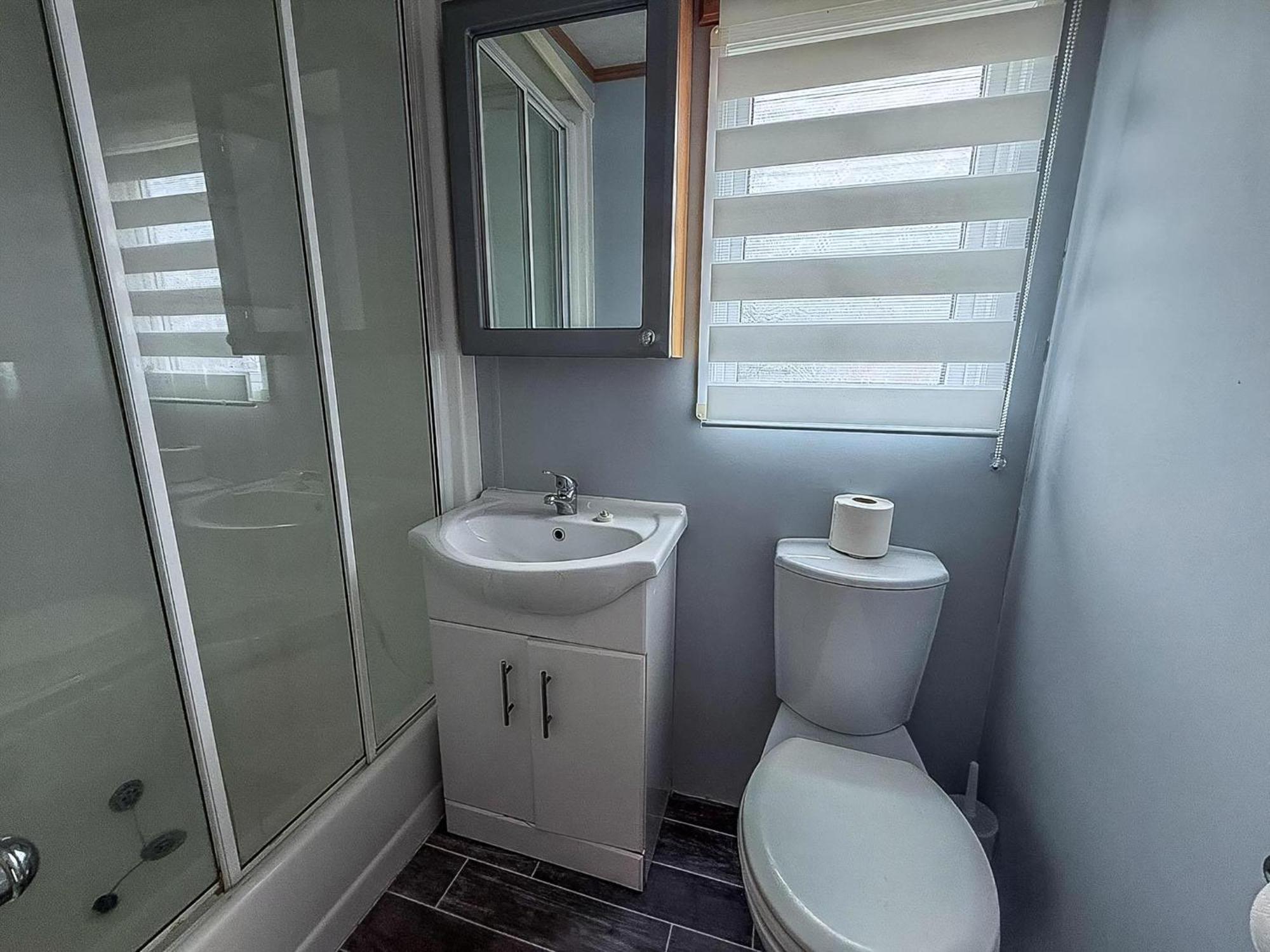 6 Berth Caravan For Hire At Seawick Holiday Park In Clacton-On-Sea Ref 27049Sw Kültér fotó