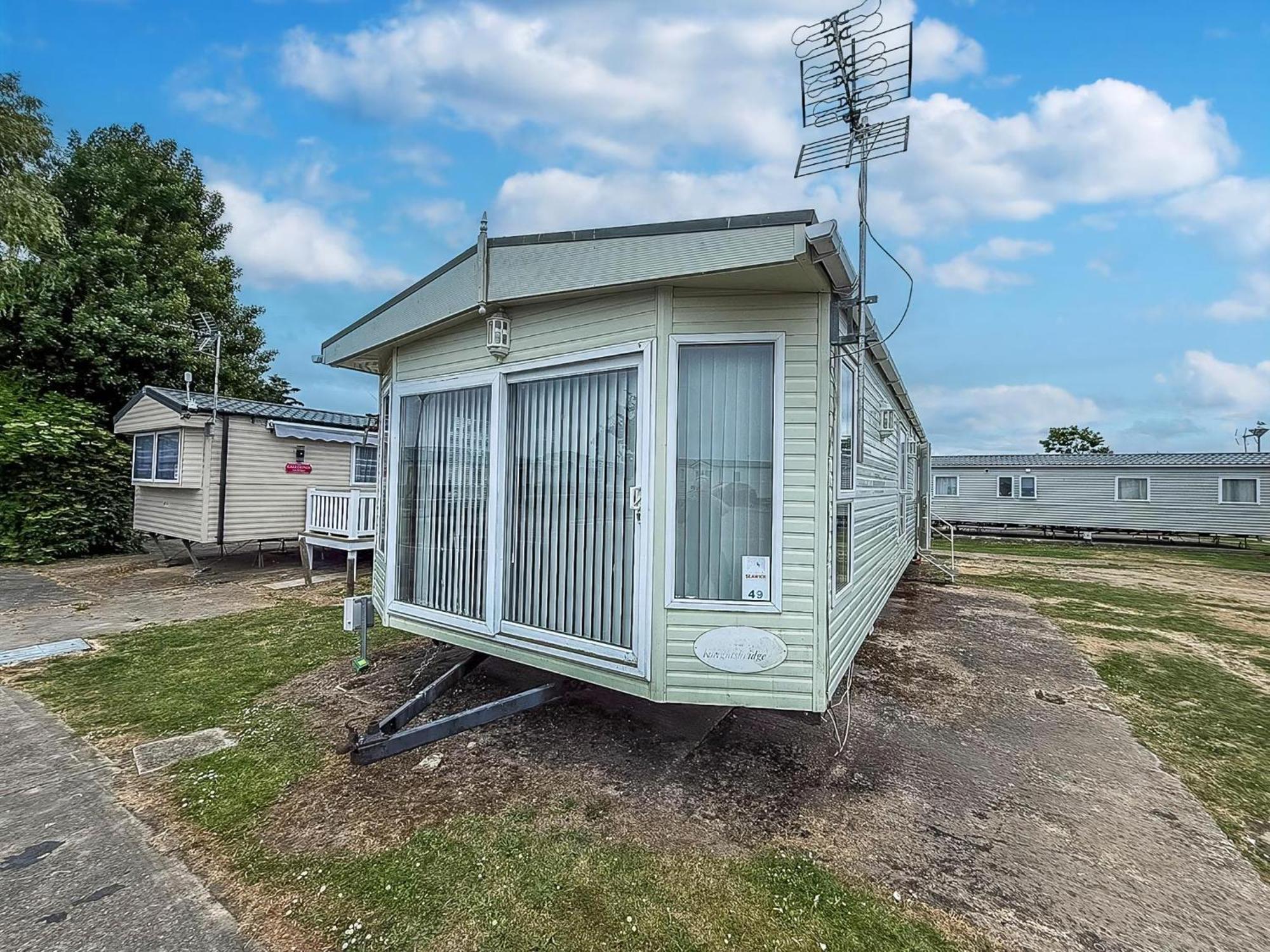 6 Berth Caravan For Hire At Seawick Holiday Park In Clacton-On-Sea Ref 27049Sw Kültér fotó